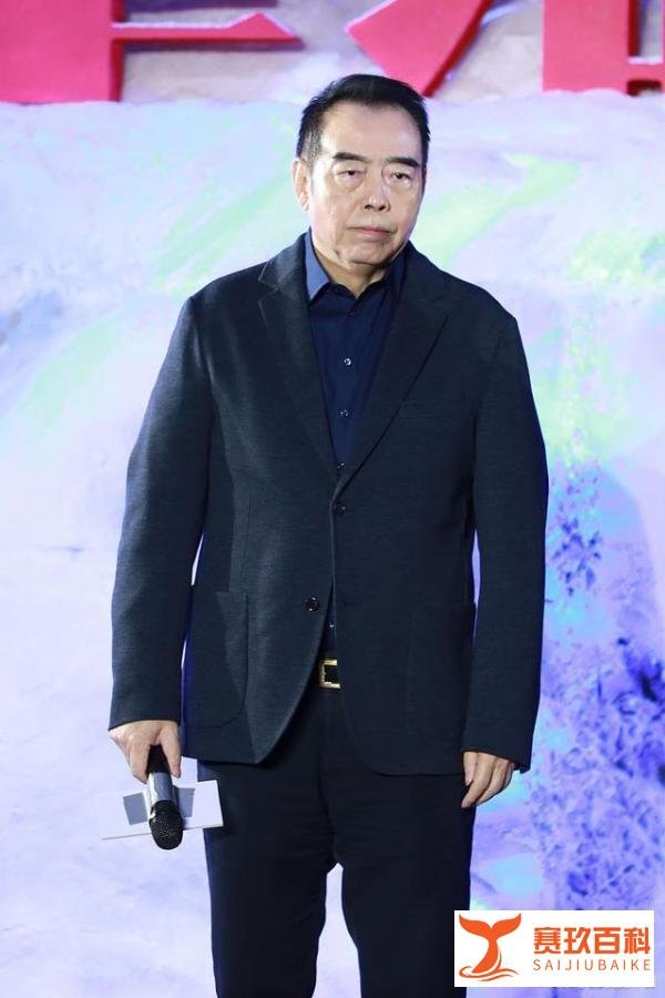 怎么看待陈凯歌之子陈飞宇放弃美国国籍加入中国国籍？