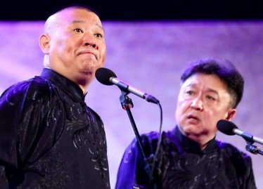 52岁于谦疑似要换工作,拥有3重身份的他,真的会离开德云社吗?