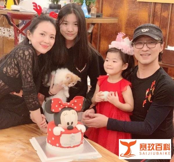 章子怡汪峰给醒醒庆祝3岁生日，醒醒越长越好看，汪峰希望她快乐