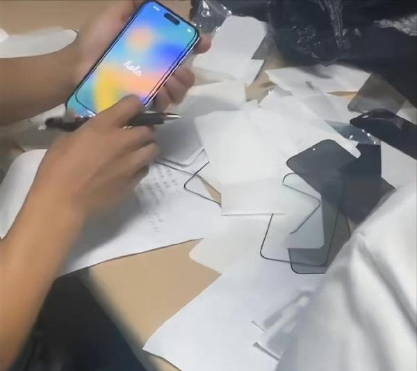 提前激活罚款20万，博主直播晒iPhone14被封，网友：活该！