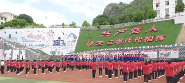 “江姐扮演者谈张桂海靠肩细节”使得网友:既感动又泪目