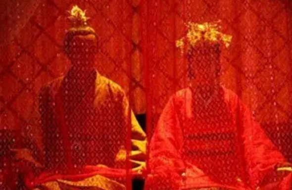 古人的婚礼在什么时间举行?a早上b中午c傍晚d深夜