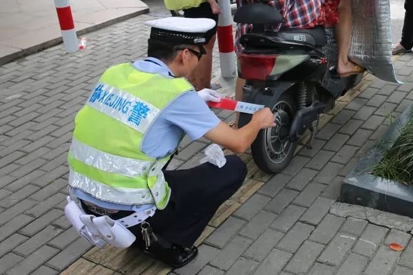 官方通报一交警称罚一次管三个月,此事究竟是怎么一回事?
