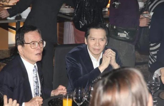 白小航和加代是什么关系