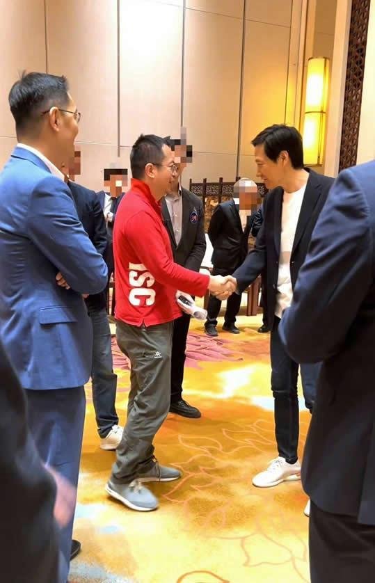 周鸿祎和雷军、马化腾相逢一笑泯恩仇