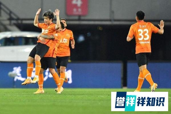 6球1助登上职业生涯巅峰！32岁飞翼刚高光就面临解约，太难了！