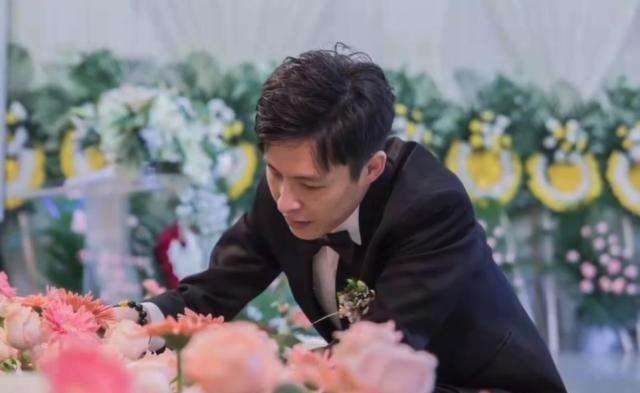 看哭了！35岁男子为何要在殡仪馆里举行婚礼？