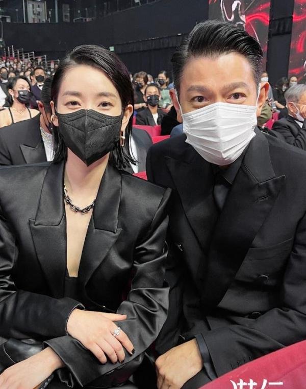 刘雅瑟获得金像奖影后后发长文!刘德华和她合影,明道发文祝福她