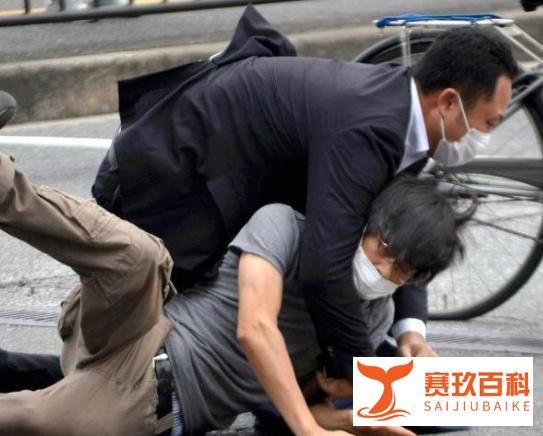 安倍晋三的贴身美女保镖一一石田萌美