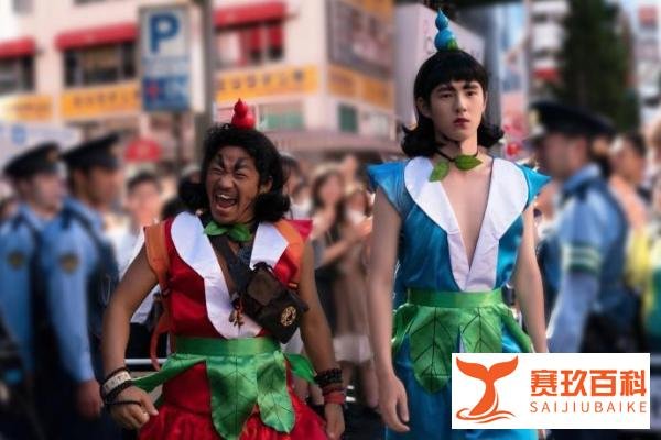 唐探3票房破32亿,口碑扑街观众骂娘,网友:割韭菜成功案例