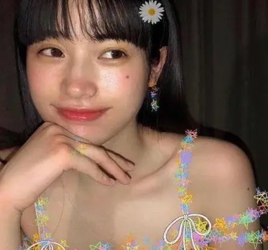 段小薇正式道歉，承认自己盗图行为太幼稚！刘雨昕是怎么评价的呢？