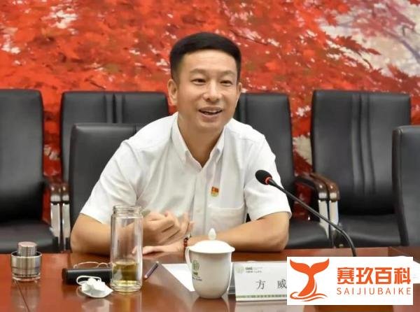 身家600亿富豪提议，给员工发现金红包：在职1人1万，总金额或超8000万！