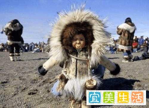 小国千里献地给中国,中国拒绝,被一邻国收了后,发现金矿400处