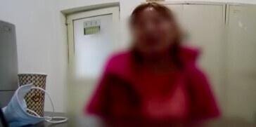女子大闹交管所辱骂民警,叫嚣北京8套房,假离婚买别墅,气死你