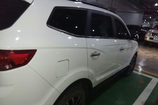 浙江一初中生刮坏汽车，车主惩罚其写试卷，怎样看待此种惩罚方式？