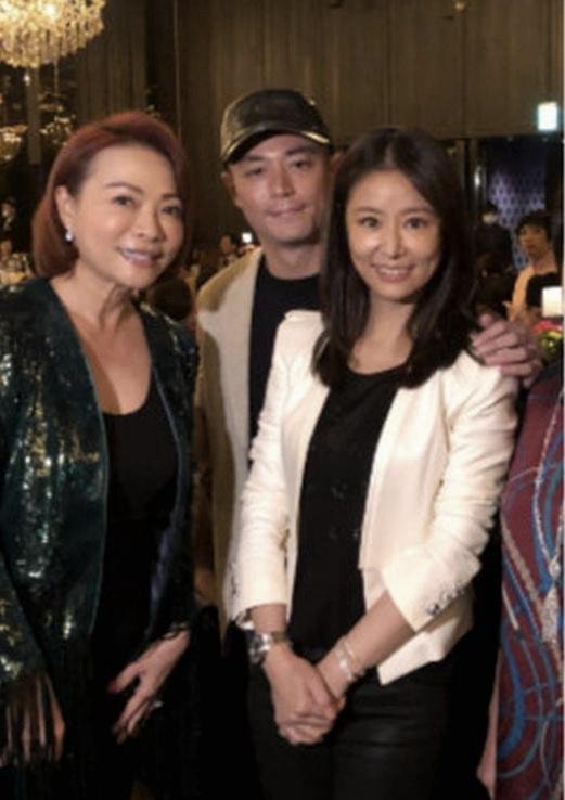 霍建华林心如喝交杯酒举止甜蜜