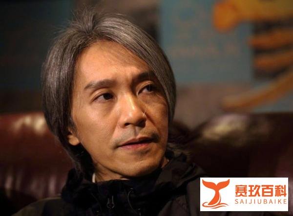 出道5年,林允连续六年为周星驰庆生,满头白发的星爷一直单身