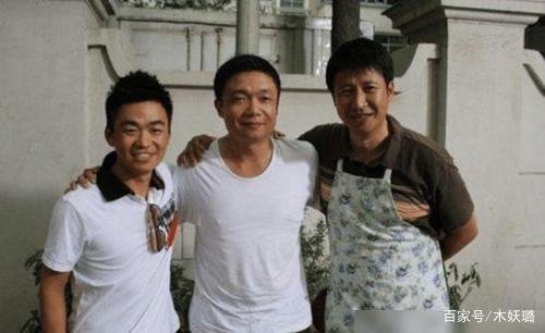 王宝强亲弟弟意外去世,深夜发文悼念弟弟,和哥哥两人伤心痛哭,你怎么看?