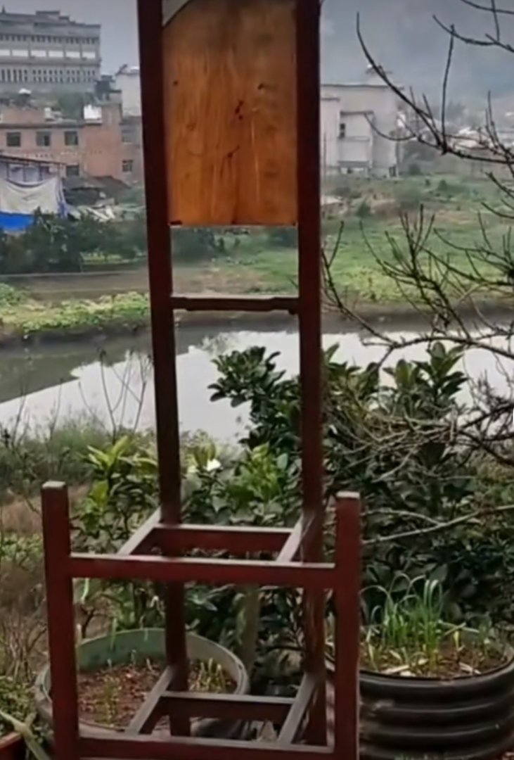 女子打碎镜子后发现父亲生前留言，网友们对此有何评价？