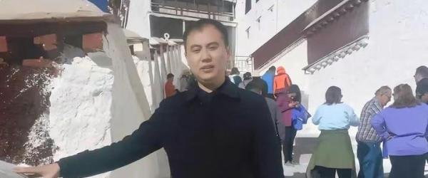 90后小伙喜提“小棉袄”，半年变化大被认成爷爷，网友:挺秃然的