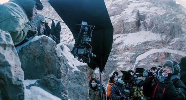 爆赞《长津湖》！超越《复联》成影史第六