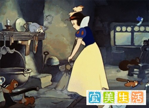 正月初四：迎灶神、“扔穷”、接五路