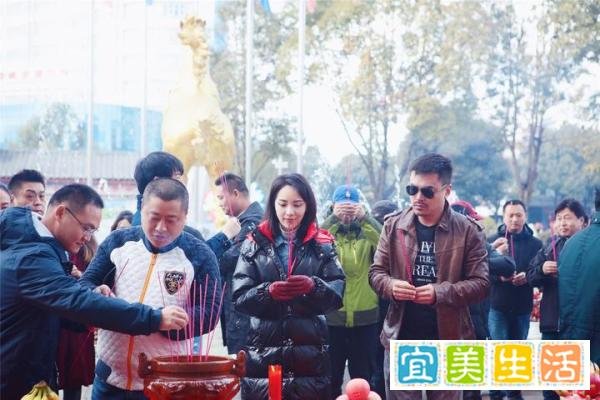 系列电影《芒刺在吻》开机 阳蕾挑战卧底警花