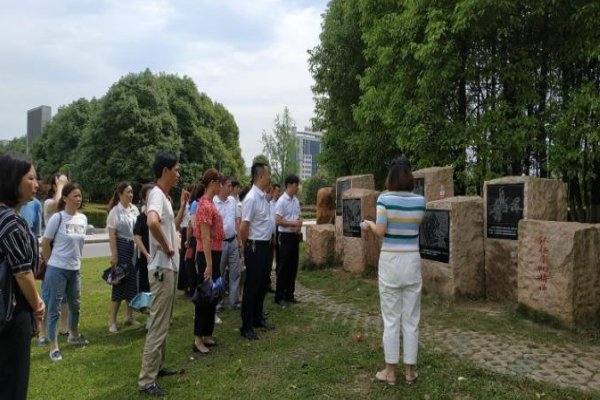 绳锯木断的典故