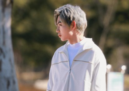 赖美云工作室否认与九尾恋情传闻,他们之间有何交集?