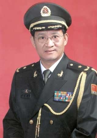 张雁灵的人物简介