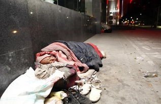 “进过方舱”的男子流浪街头,称自己为笑话!“阳过”为何成了“罪过”?