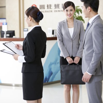售楼小姐、置业顾问、售楼代表、销售代表他们之间的区别是什么？