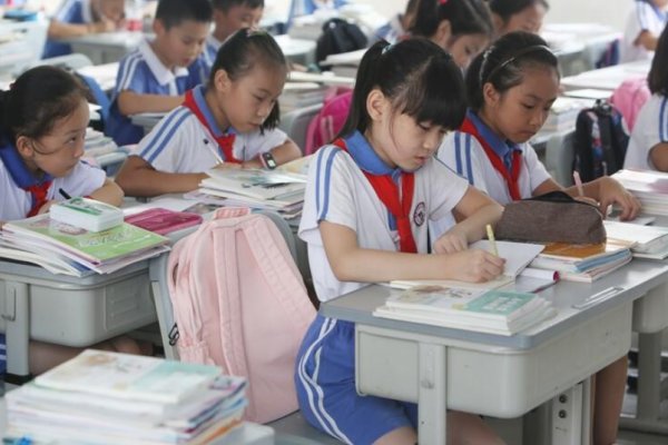 爱毛反裘的意思