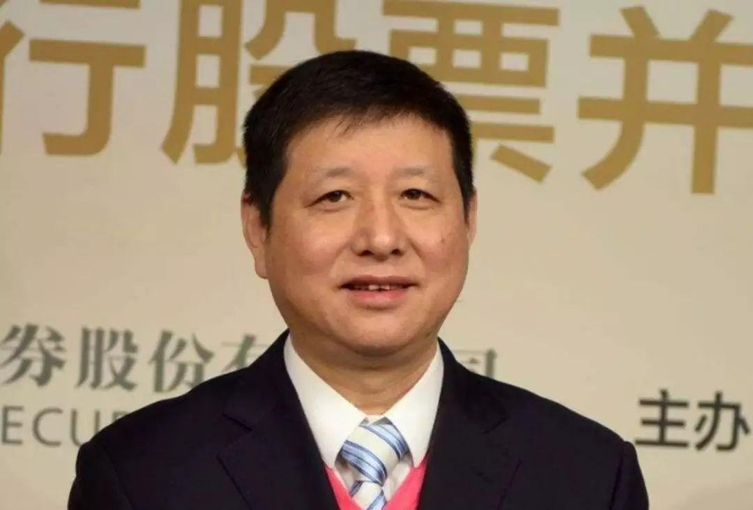 香港名媛抱5个月女儿自杀，为何会突然选择自杀？