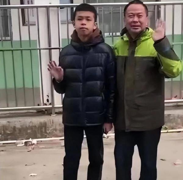 14岁初中生被保送清华，将师从数学大师丘成桐，被称下一个韦东奕