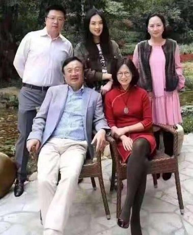 赌王女儿何超莲晒1000万游艇，有钱人的世界是啥样的？