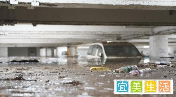 香港极端天气情况至少维持至今晚12时