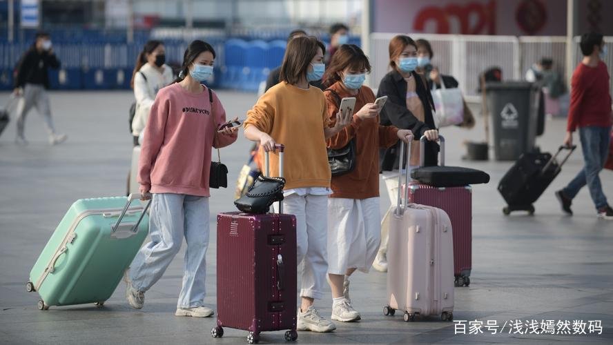 从中风险地区返乡回来不报备，独自居家隔离可以吗？