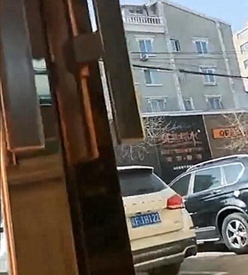 辽宁一女子因辞职跳槽被前老板狂扇十几个耳光,丈夫:至今未道歉