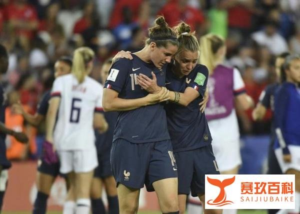 美国女足2-1法国晋级四强,传奇队长双响 东道主轰然倒下!