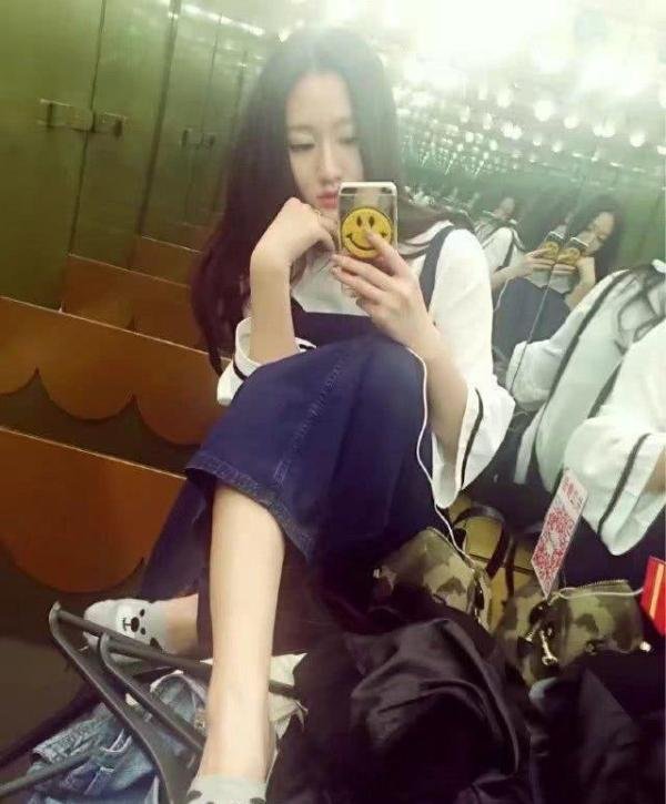 扒皮网红快手魏思美女个人背景