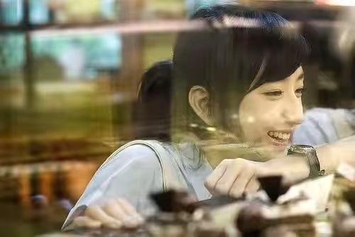 《想见你》里的柯佳嬿在台湾娱乐圈的人缘为何那么好？
