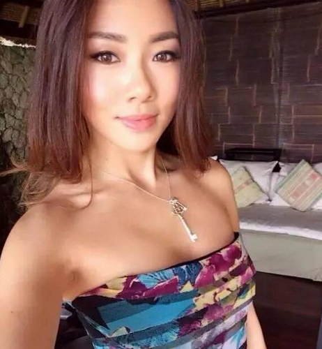 郑凯女朋友的家庭背景？