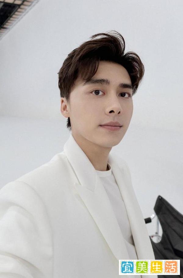 李易峰到底怎么了?从最高检微博消失,很多官博也搜不到他的内容