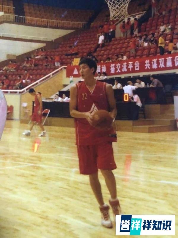 可兰白克发长文告别新疆：再见，家乡；侬好，上海