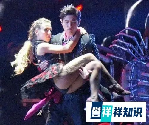 周杰伦的脊椎炎到底有多严重?光鲜背后令人心疼