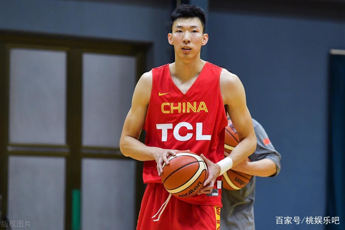 上海男篮正式报价周琦!潜力后卫+巨额转会费,辽宁队会抢人吗?