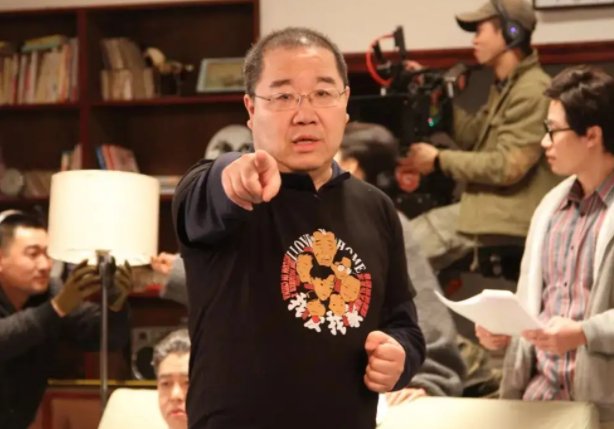 巴图宣布妻子生子,英达却冲上热搜,还被网友讽刺“不配”,怎么回事?