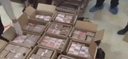太讽刺了,贪了37箱人民币,56箱茅台,居然连送礼人是谁都不记得