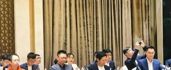 周鸿祎和雷军、马化腾相逢一笑泯恩仇